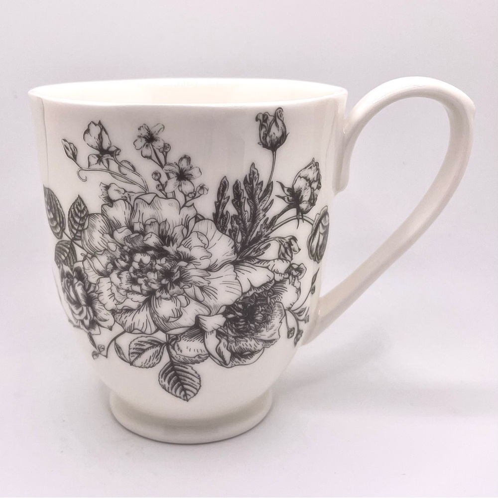 EnVogue Porcelain Floral Gray Illustrated Coffee Mug / Tea Cup